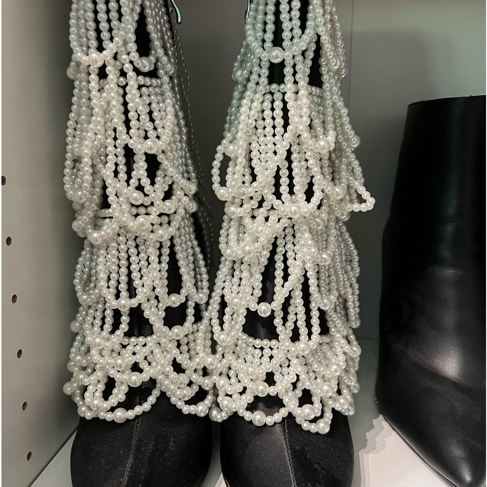 New azalea Wang sold out pearl heels